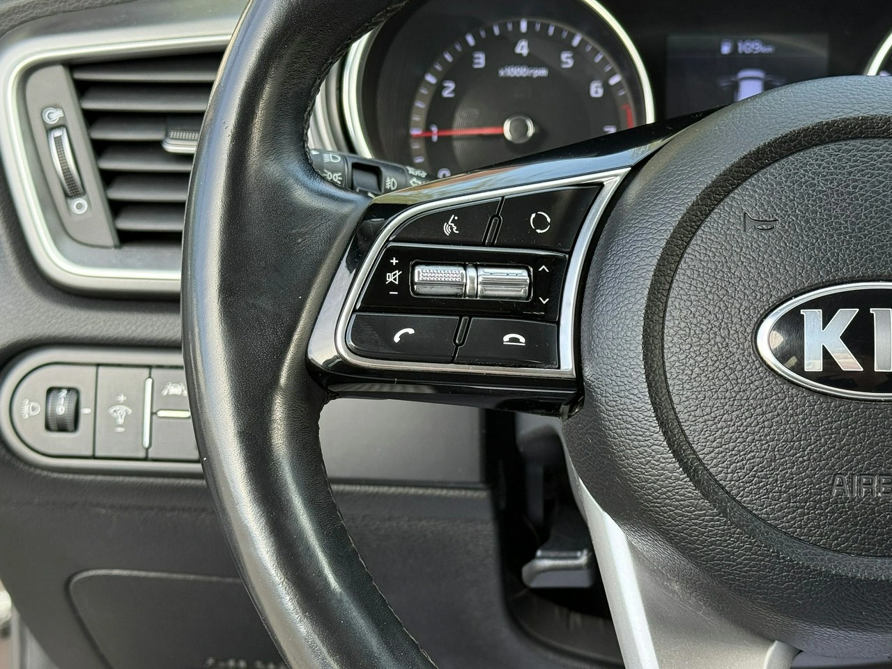 Kia XCeed - Zdjęcie 12