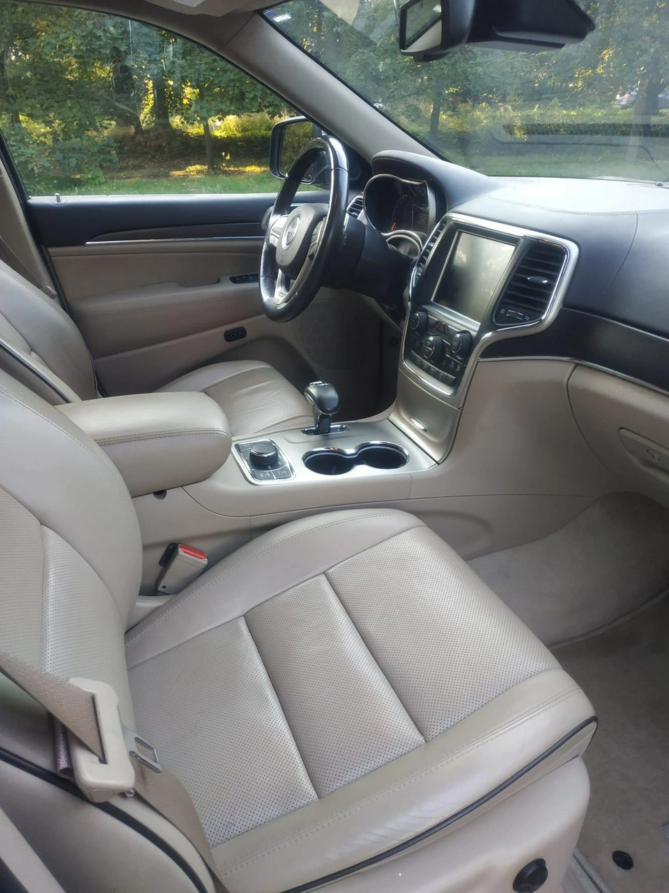 Jeep Grand Cherokee - Zdjęcie 25