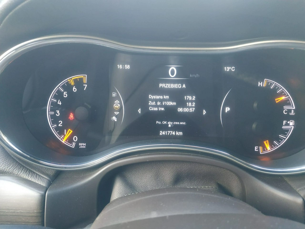 Jeep Grand Cherokee - Zdjęcie 31