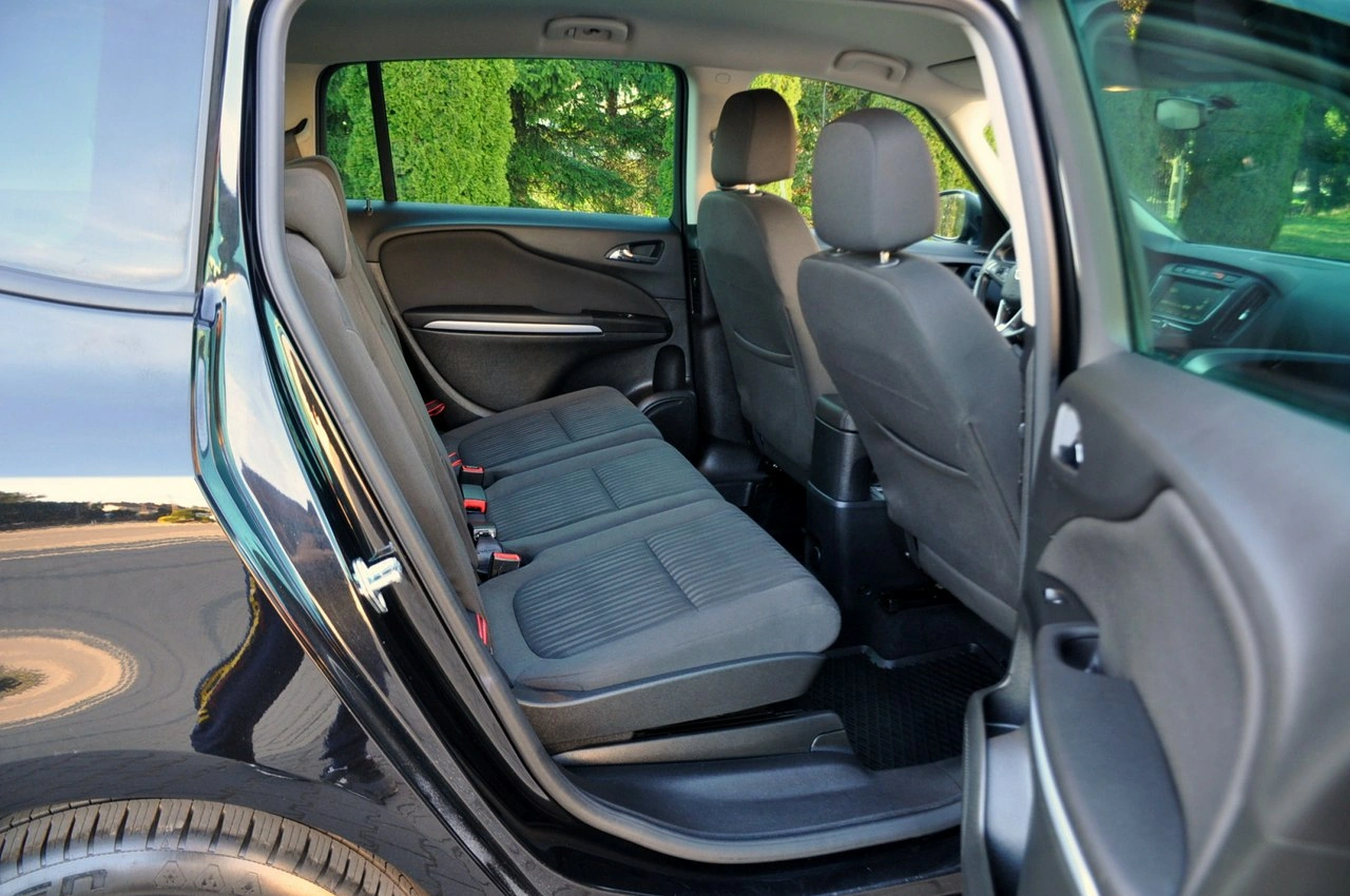 Opel Zafira - Zdjęcie 18