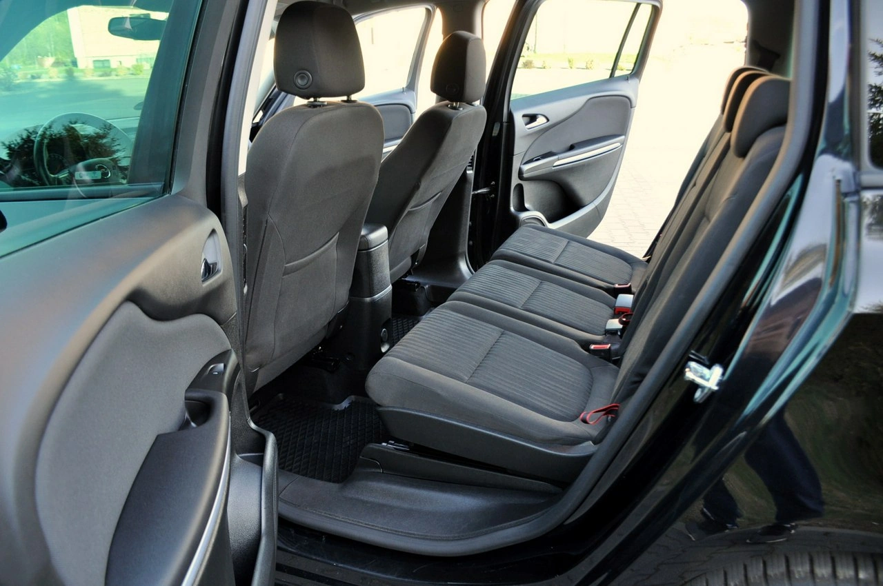 Opel Zafira - Zdjęcie 19