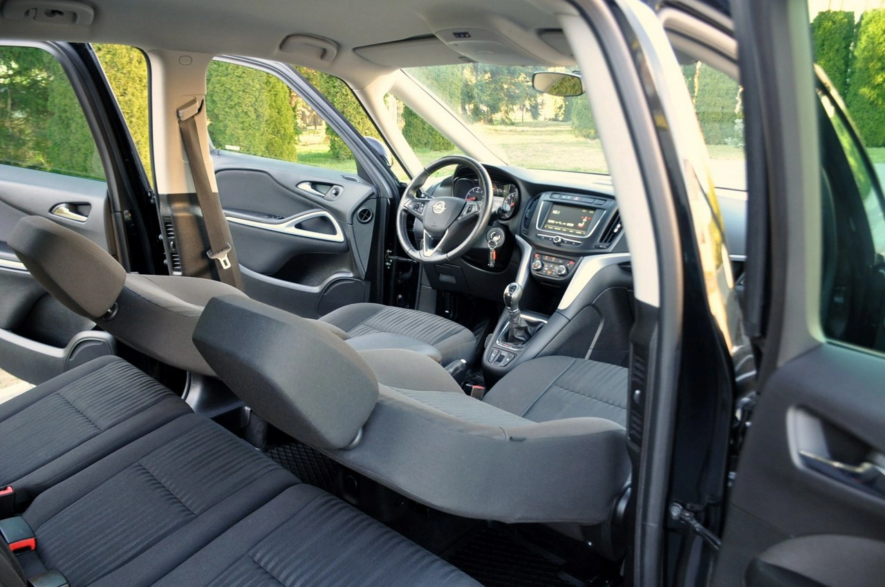 Opel Zafira - Zdjęcie 22