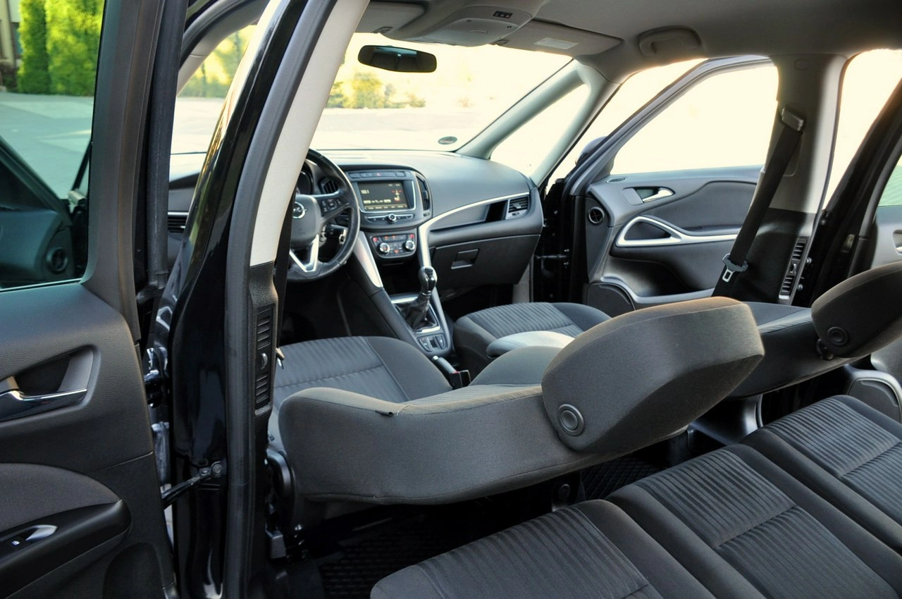 Opel Zafira - Zdjęcie 27