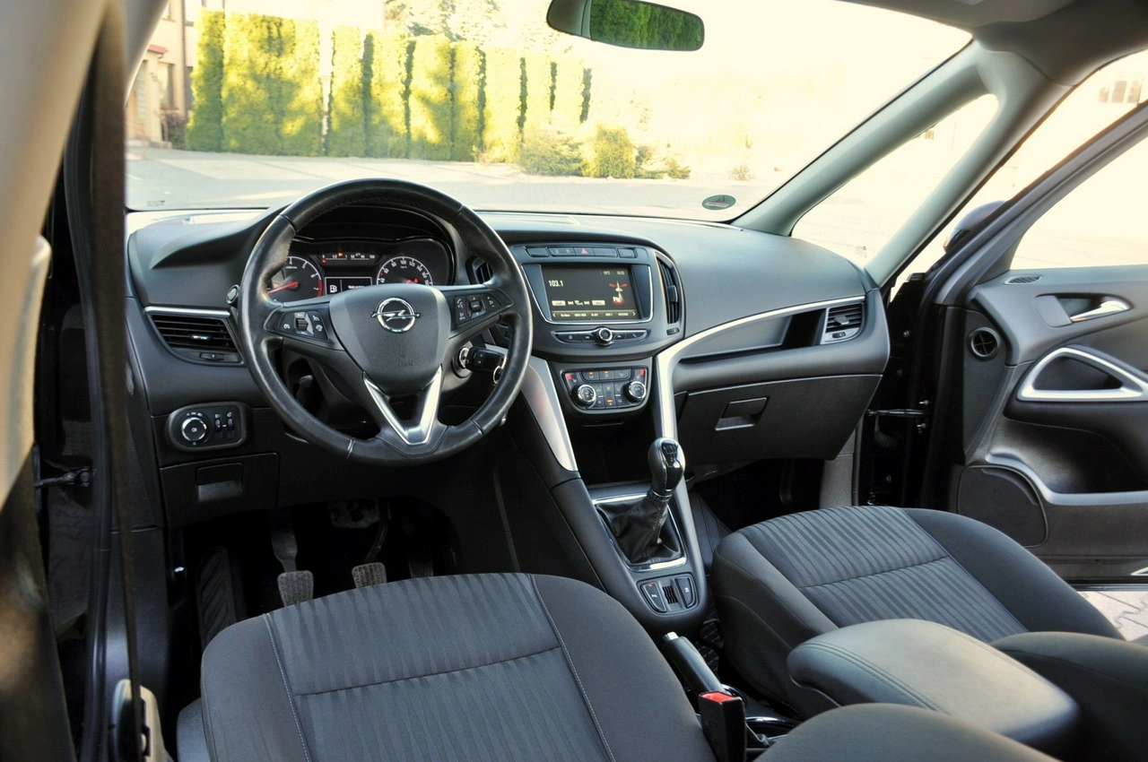 Opel Zafira - Zdjęcie 28