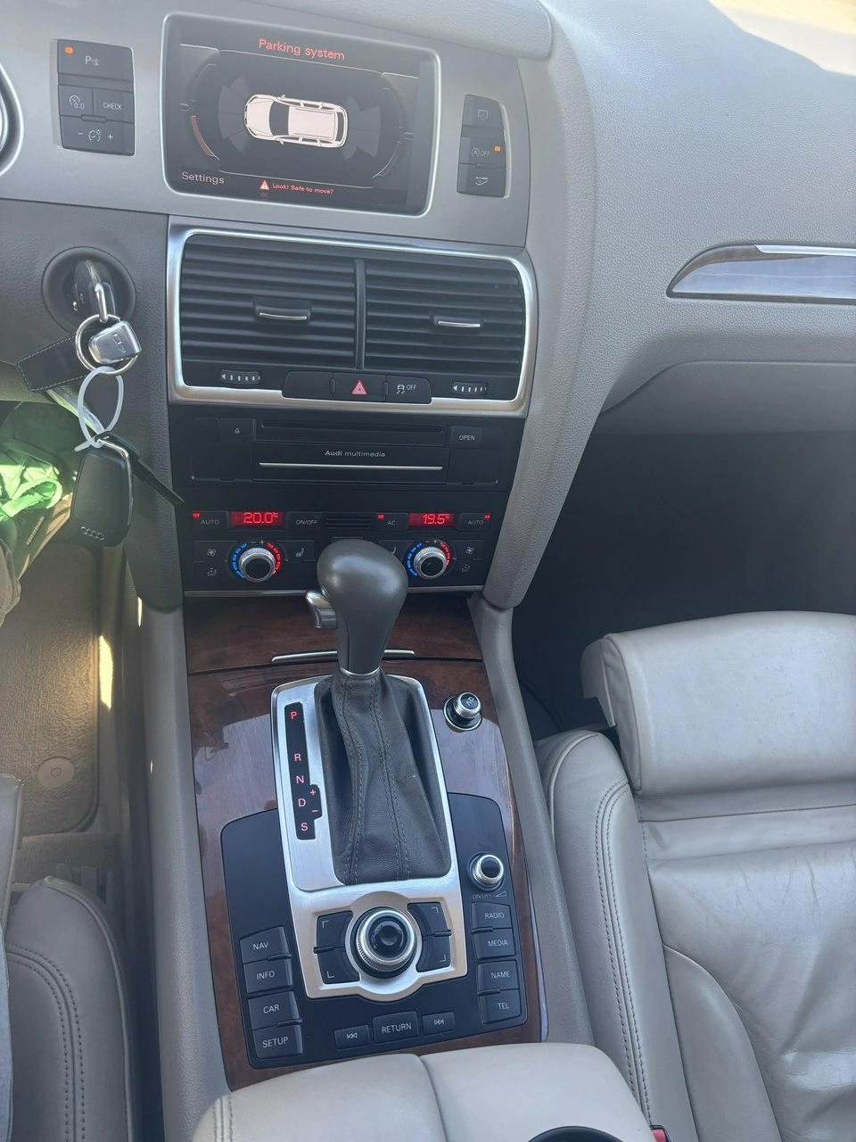 Audi Q7 - Zdjęcie 25
