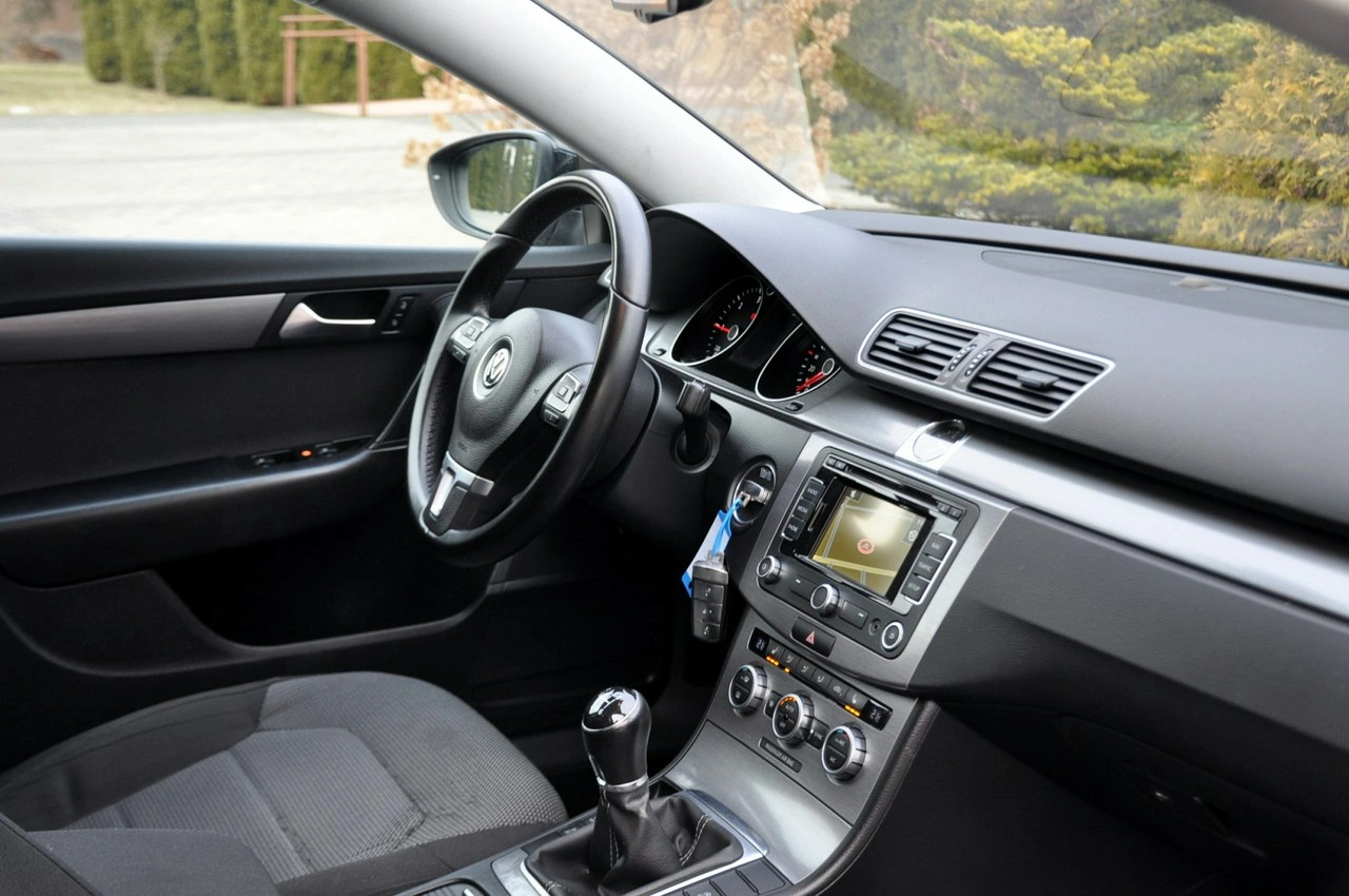 Volkswagen Passat - Zdjęcie 17
