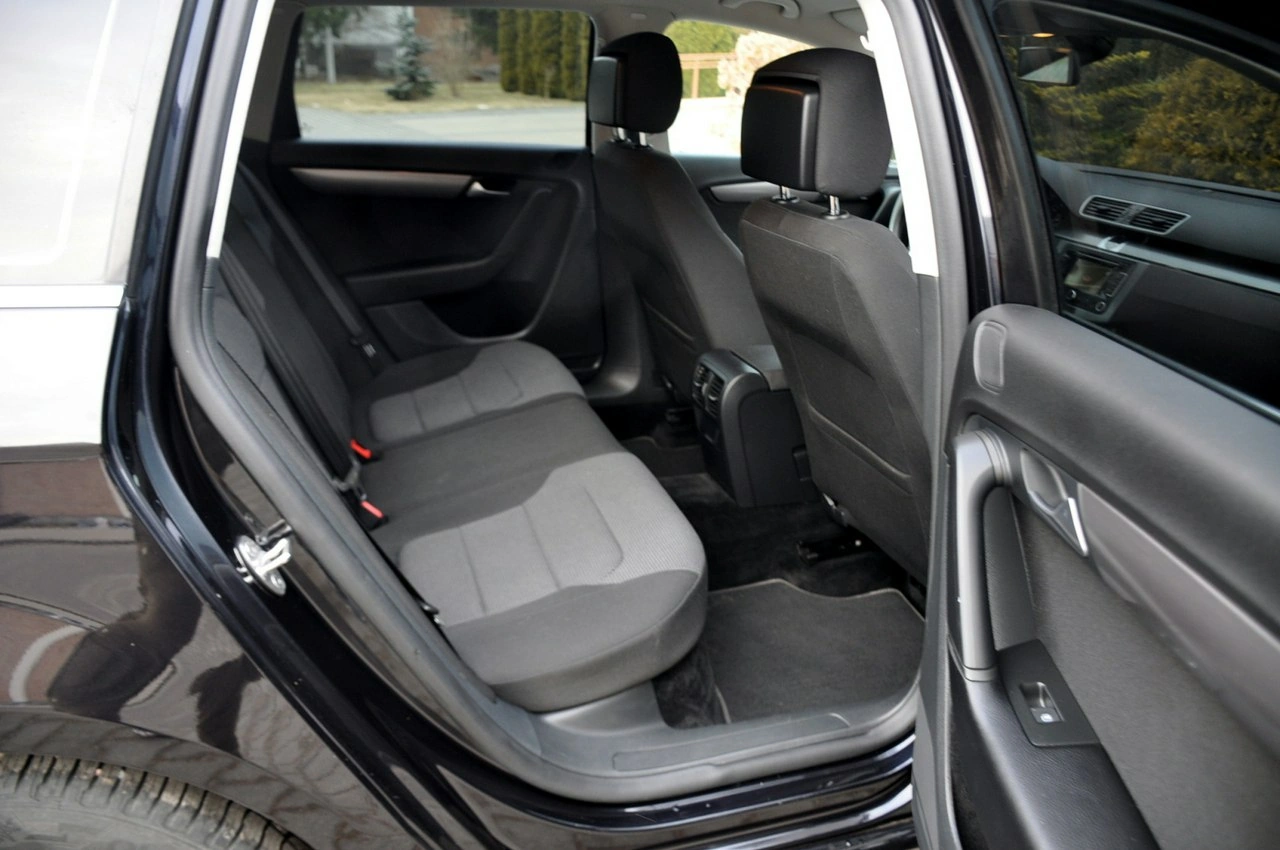 Volkswagen Passat - Zdjęcie 18
