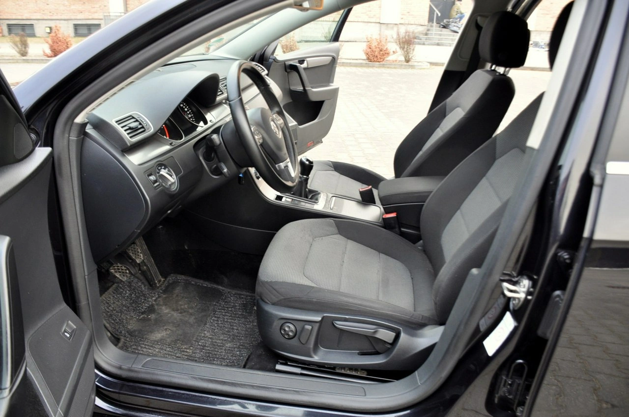 Volkswagen Passat - Zdjęcie 20