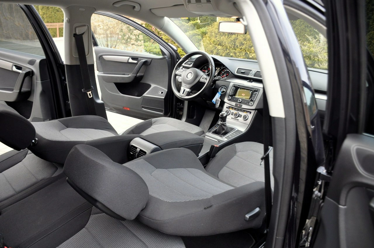 Volkswagen Passat - Zdjęcie 23