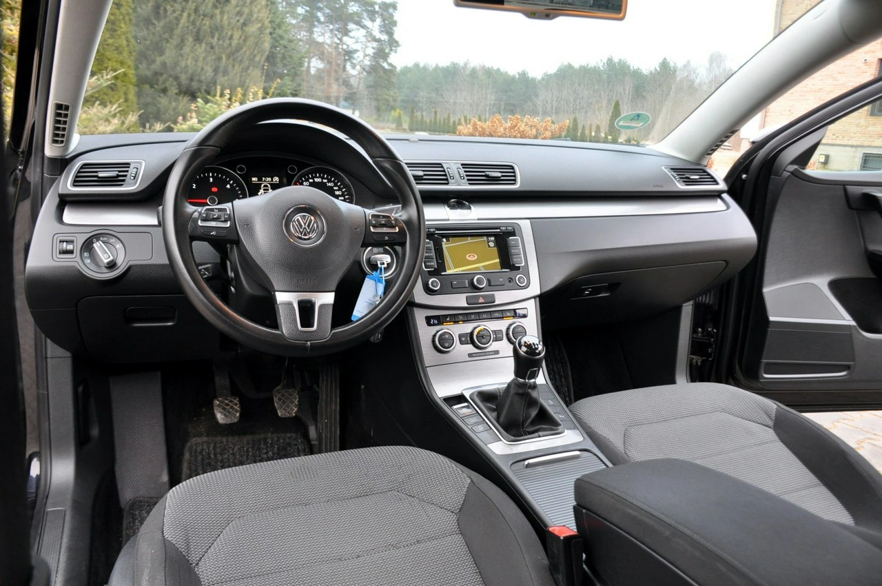 Volkswagen Passat - Zdjęcie 28