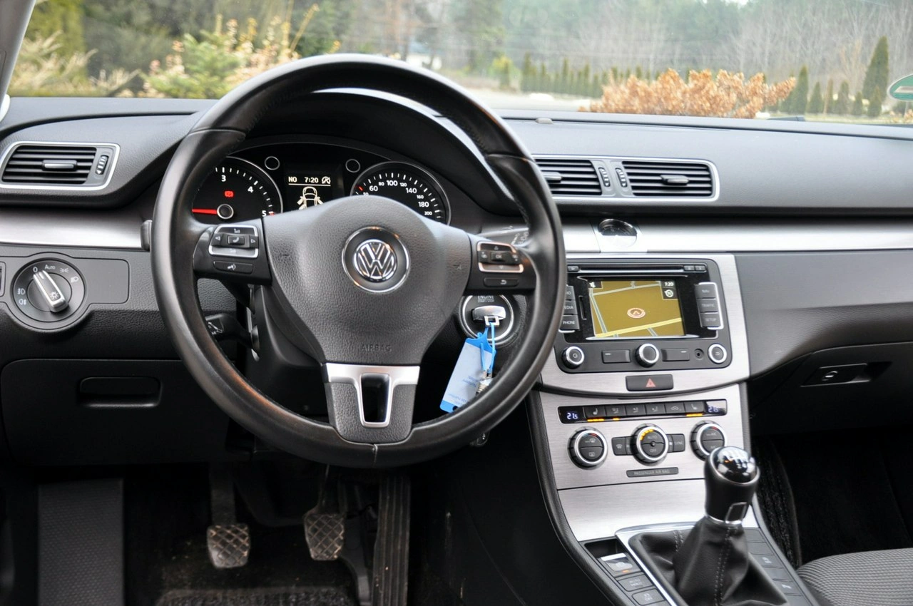 Volkswagen Passat - Zdjęcie 29