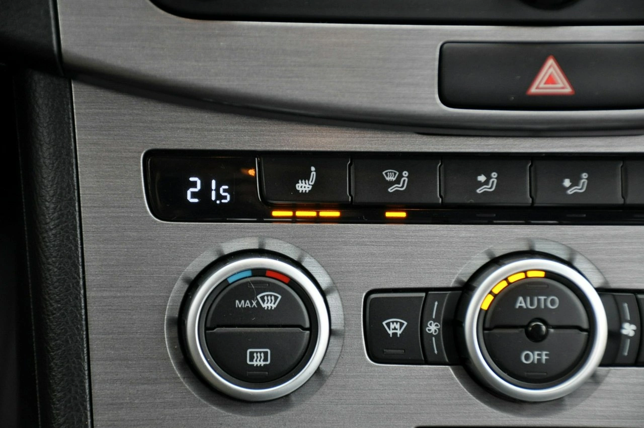 Volkswagen Passat - Zdjęcie 33