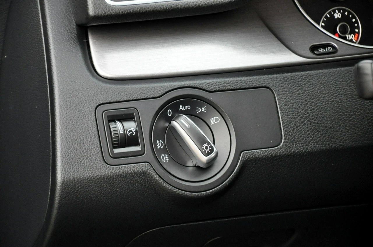 Volkswagen Passat - Zdjęcie 36
