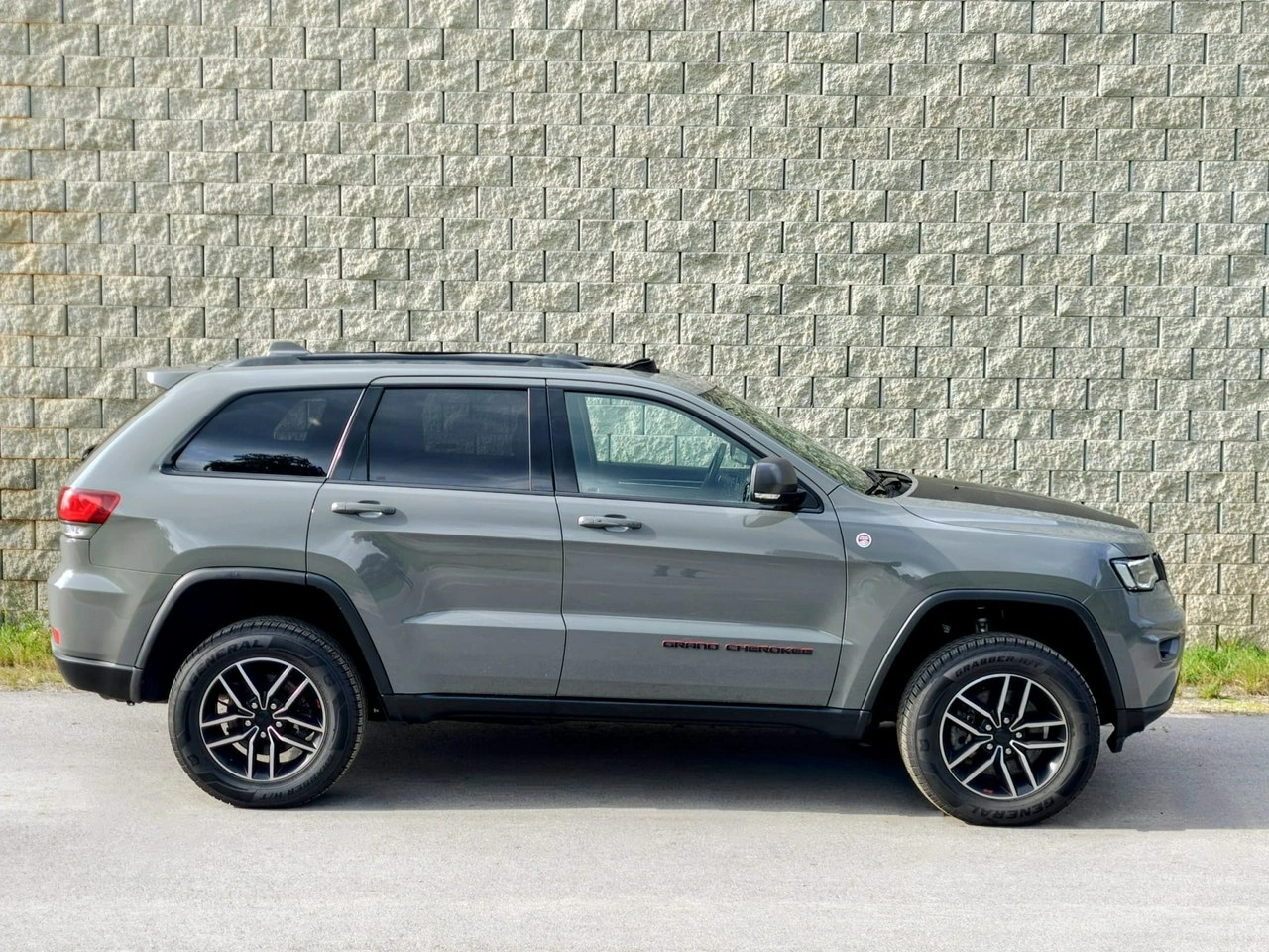Jeep Grand Cherokee - Zdjęcie 10