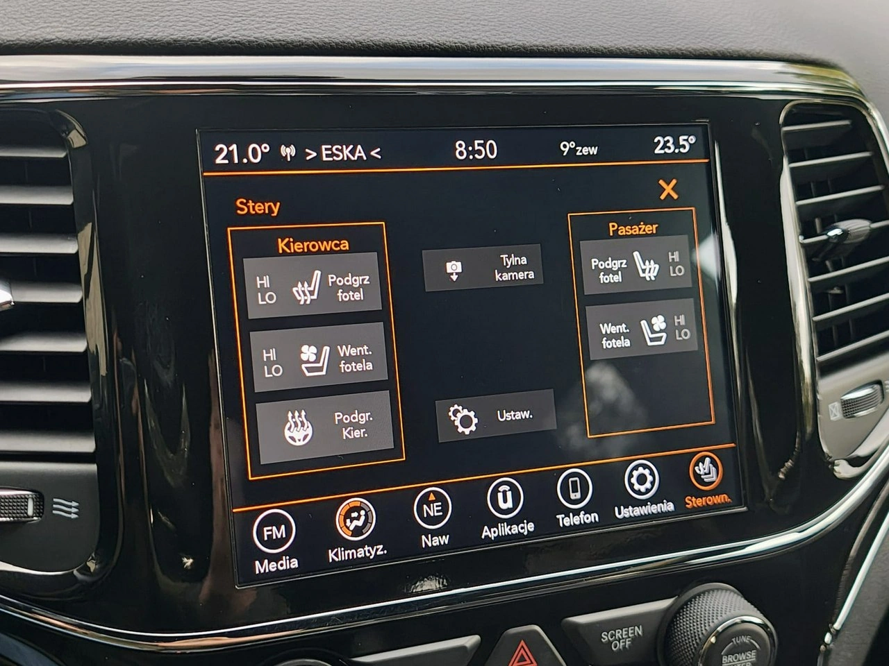 Jeep Grand Cherokee - Zdjęcie 25