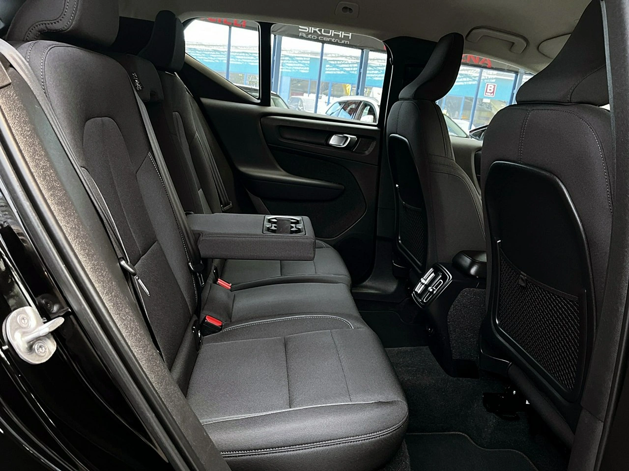 Volvo XC 40 - Zdjęcie 11