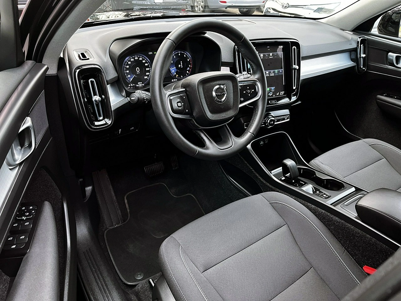 Volvo XC 40 - Zdjęcie 16