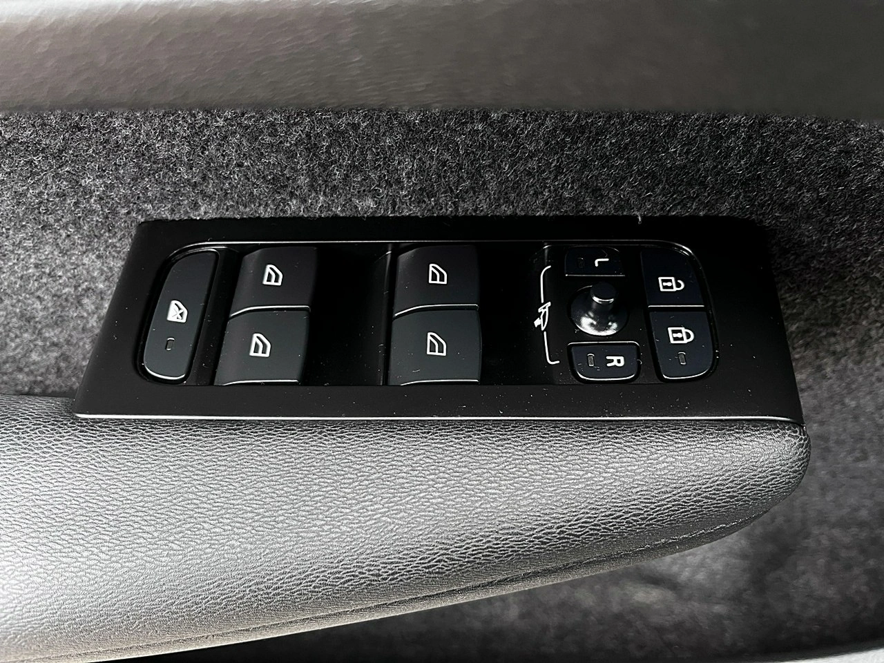 Volvo XC 40 - Zdjęcie 17