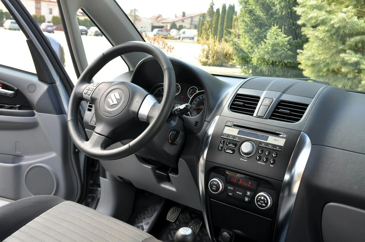 Suzuki SX4 - Zdjęcie 25