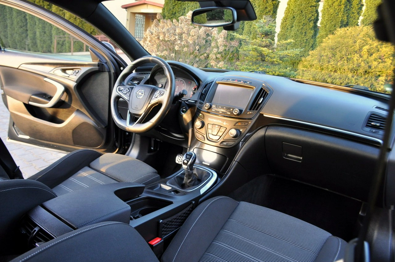 Opel Insignia - Zdjęcie 23