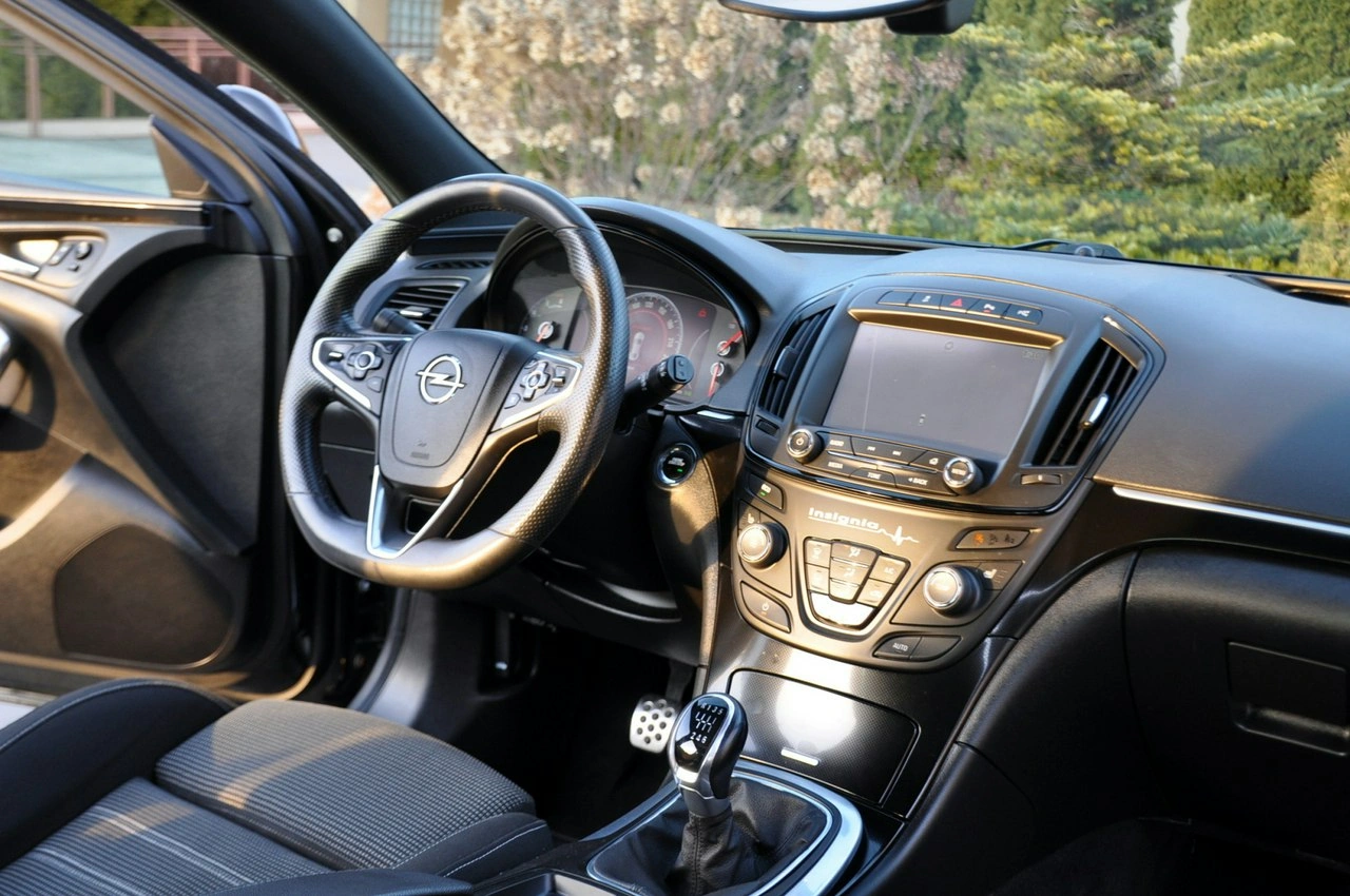 Opel Insignia - Zdjęcie 24