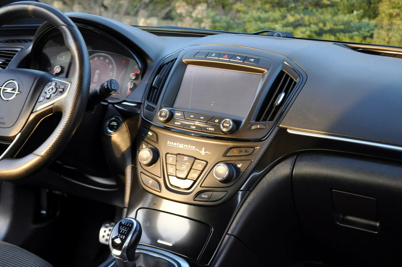 Opel Insignia - Zdjęcie 25