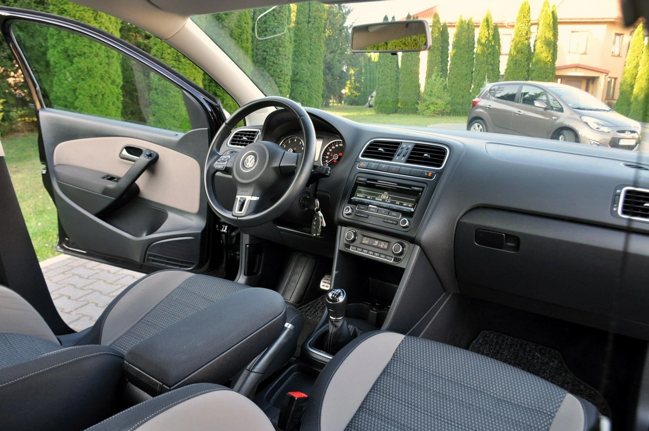 Volkswagen Polo - Zdjęcie 24