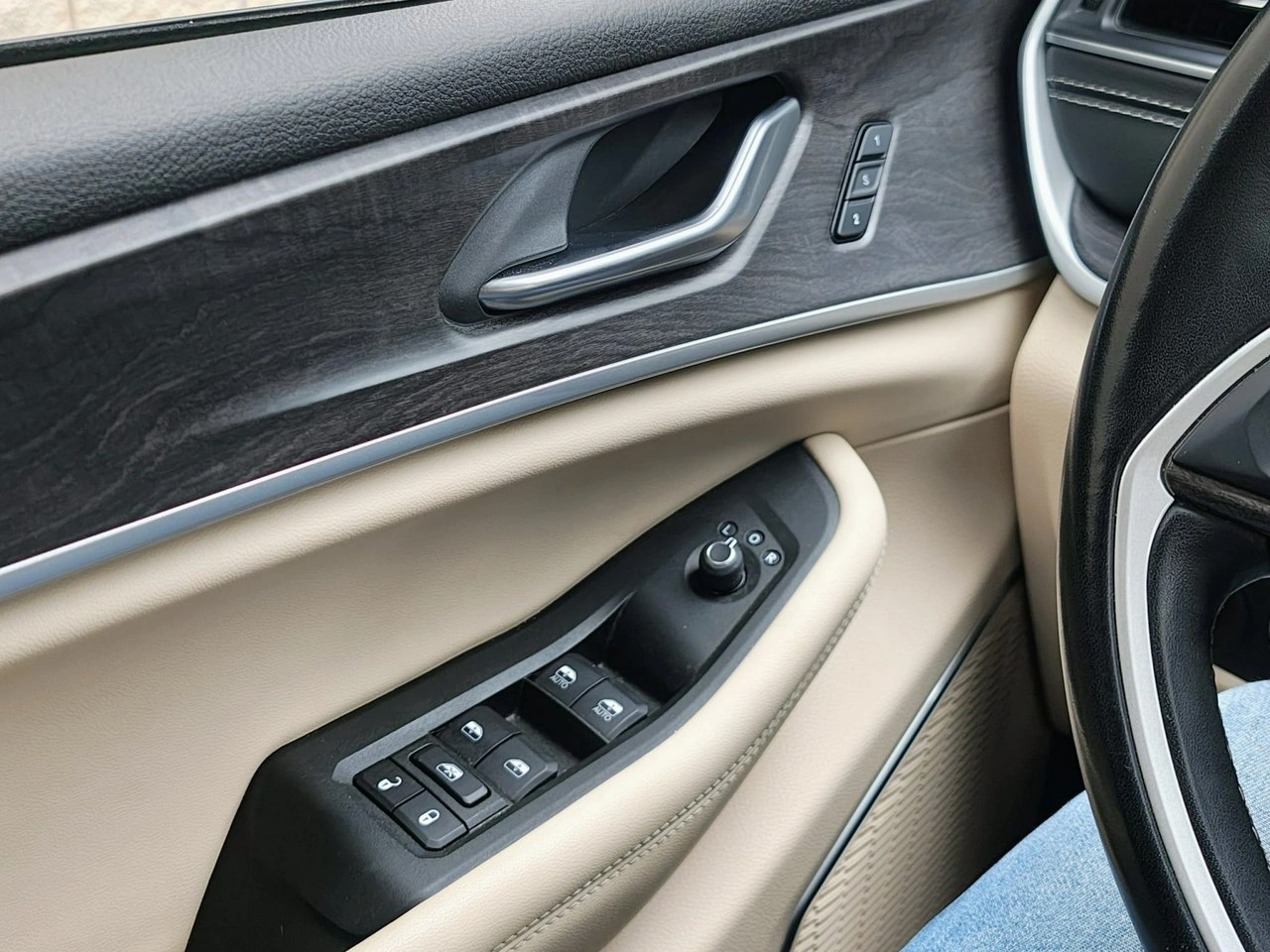 Jeep Grand Cherokee - Zdjęcie 22