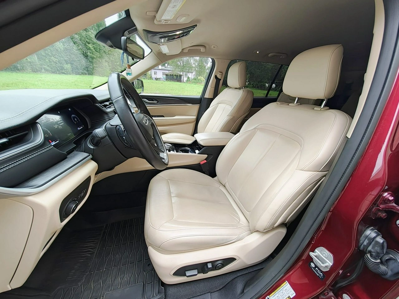 Jeep Grand Cherokee - Zdjęcie 30