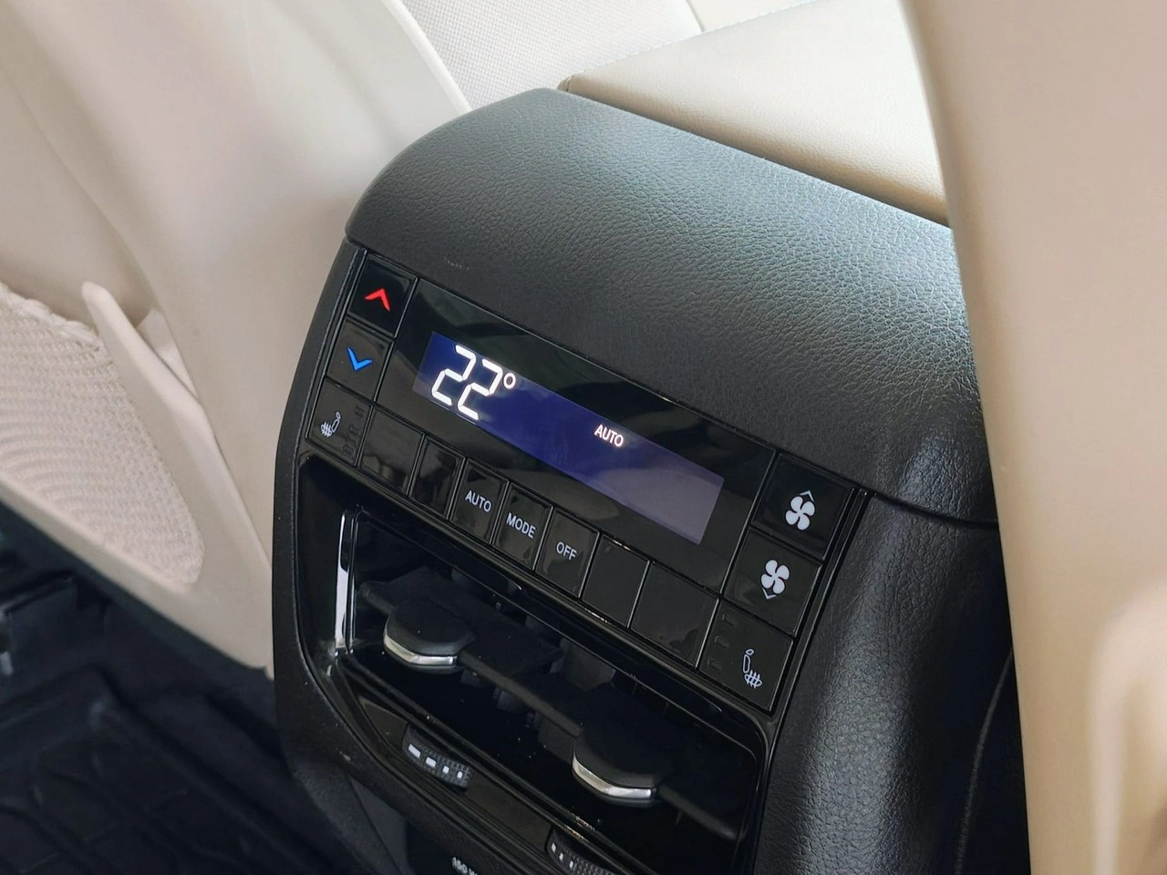 Jeep Grand Cherokee - Zdjęcie 33