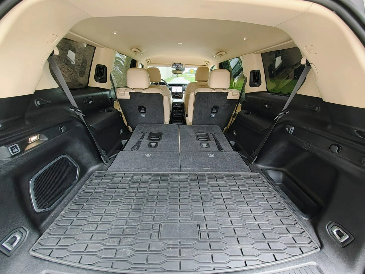 Jeep Grand Cherokee - Zdjęcie 36