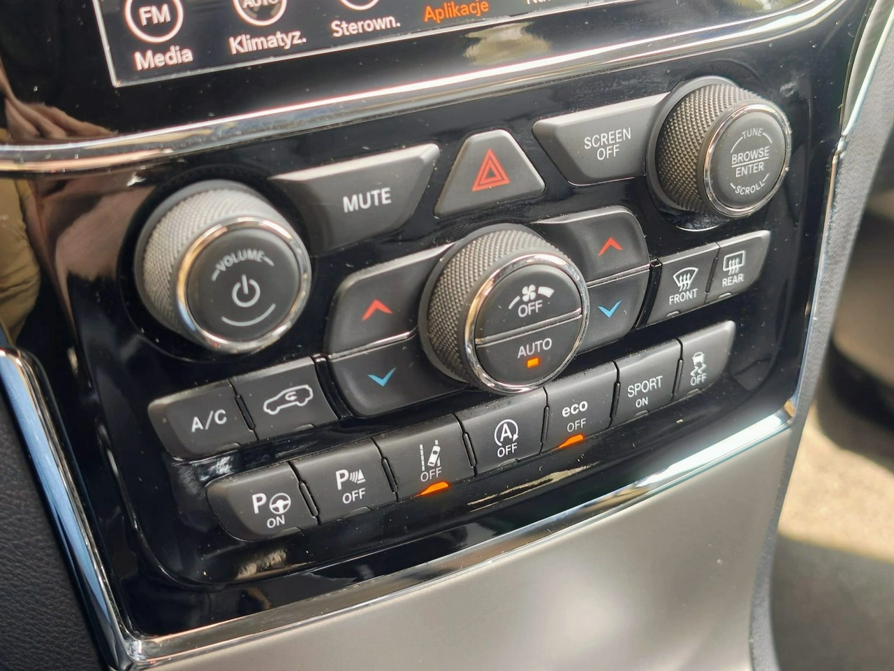 Jeep Grand Cherokee - Zdjęcie 9