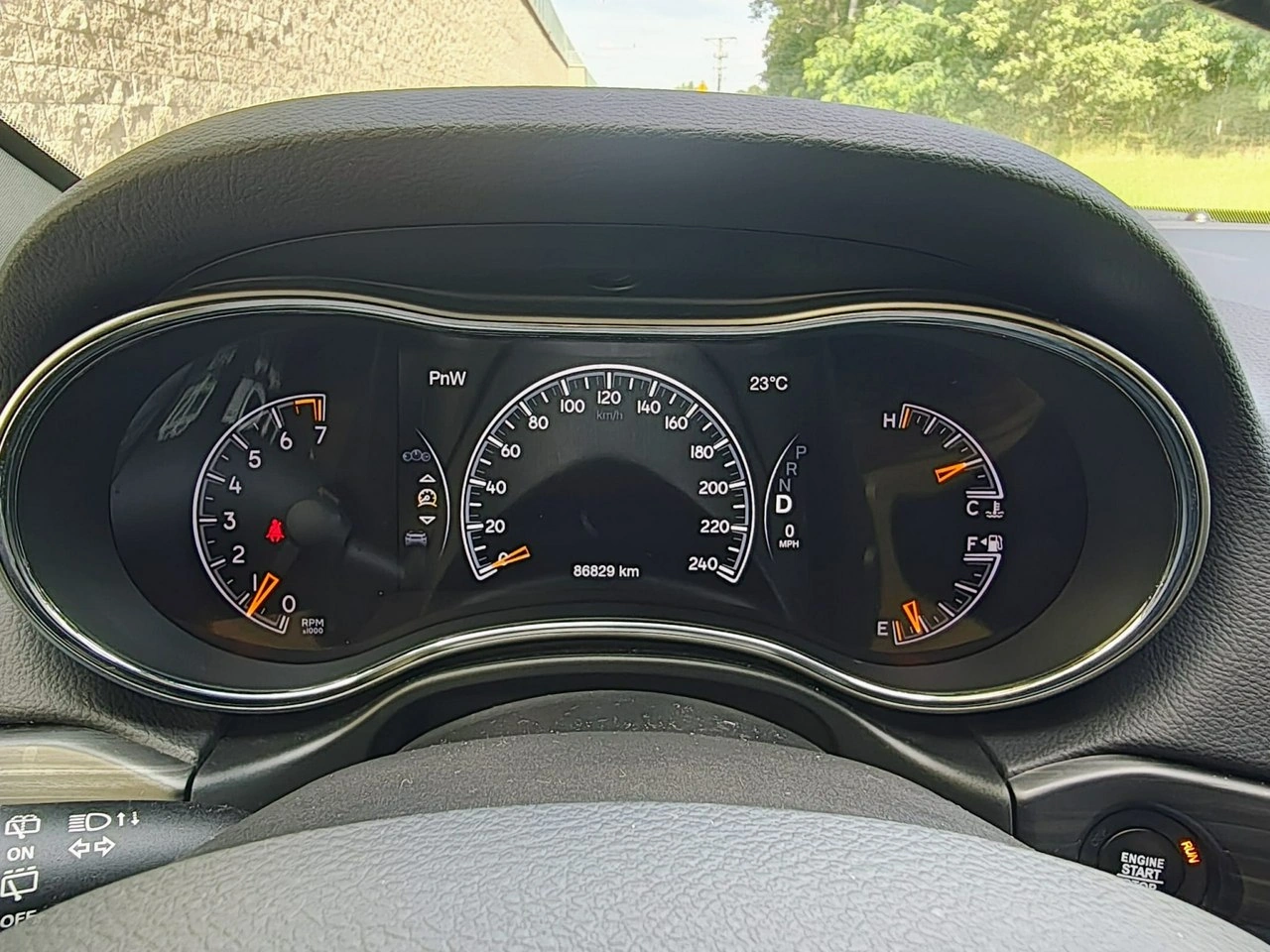 Jeep Grand Cherokee - Zdjęcie 25