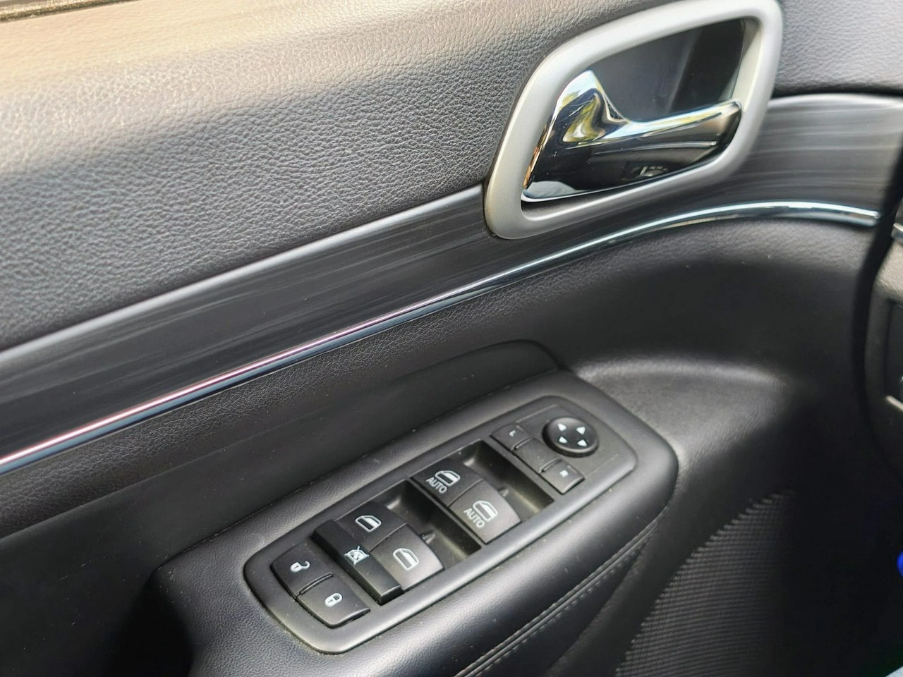 Jeep Grand Cherokee - Zdjęcie 7