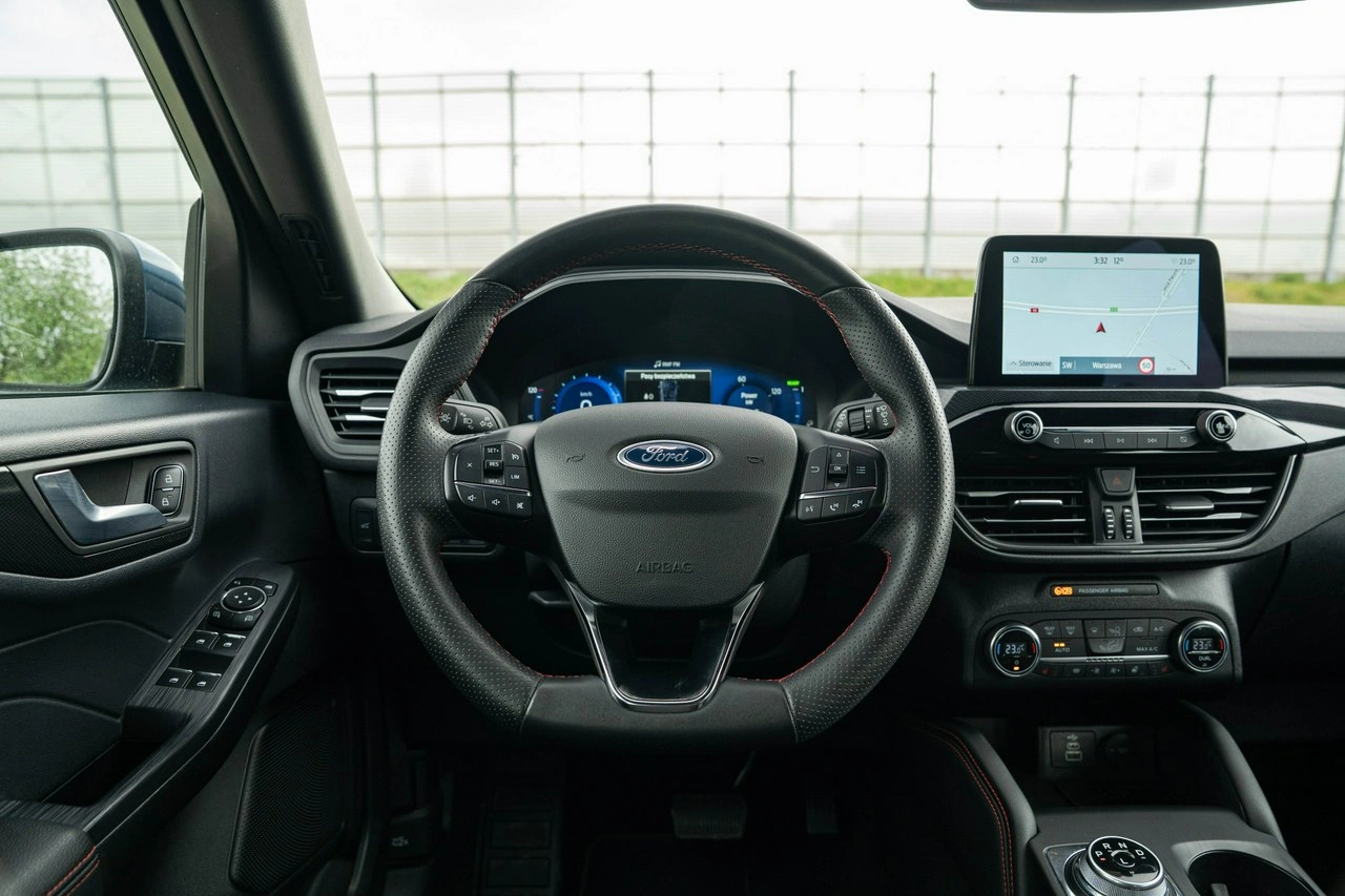 Ford Kuga - Zdjęcie 17