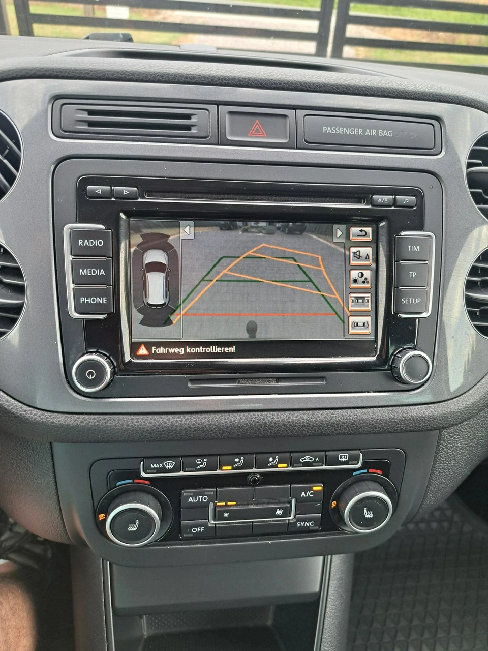 Volkswagen Tiguan - Zdjęcie 22