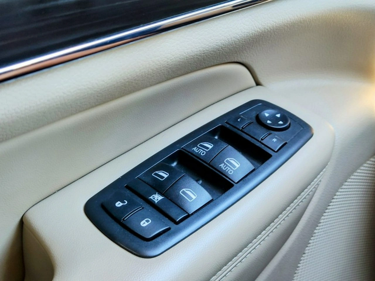 Jeep Grand Cherokee - Zdjęcie 10