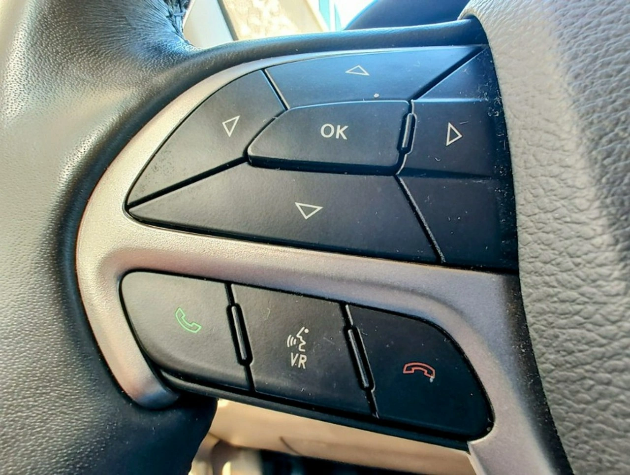 Jeep Grand Cherokee - Zdjęcie 19