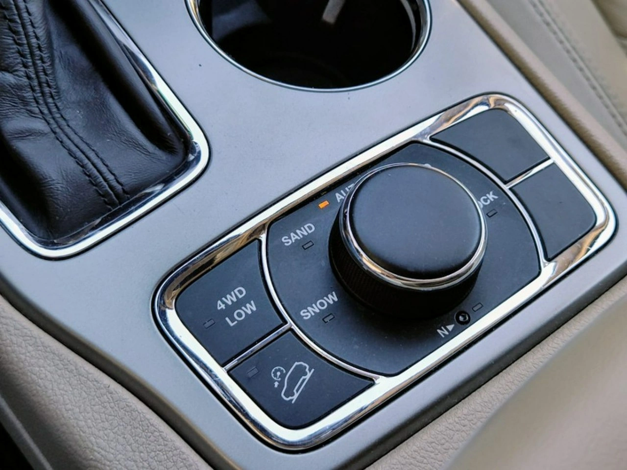 Jeep Grand Cherokee - Zdjęcie 20