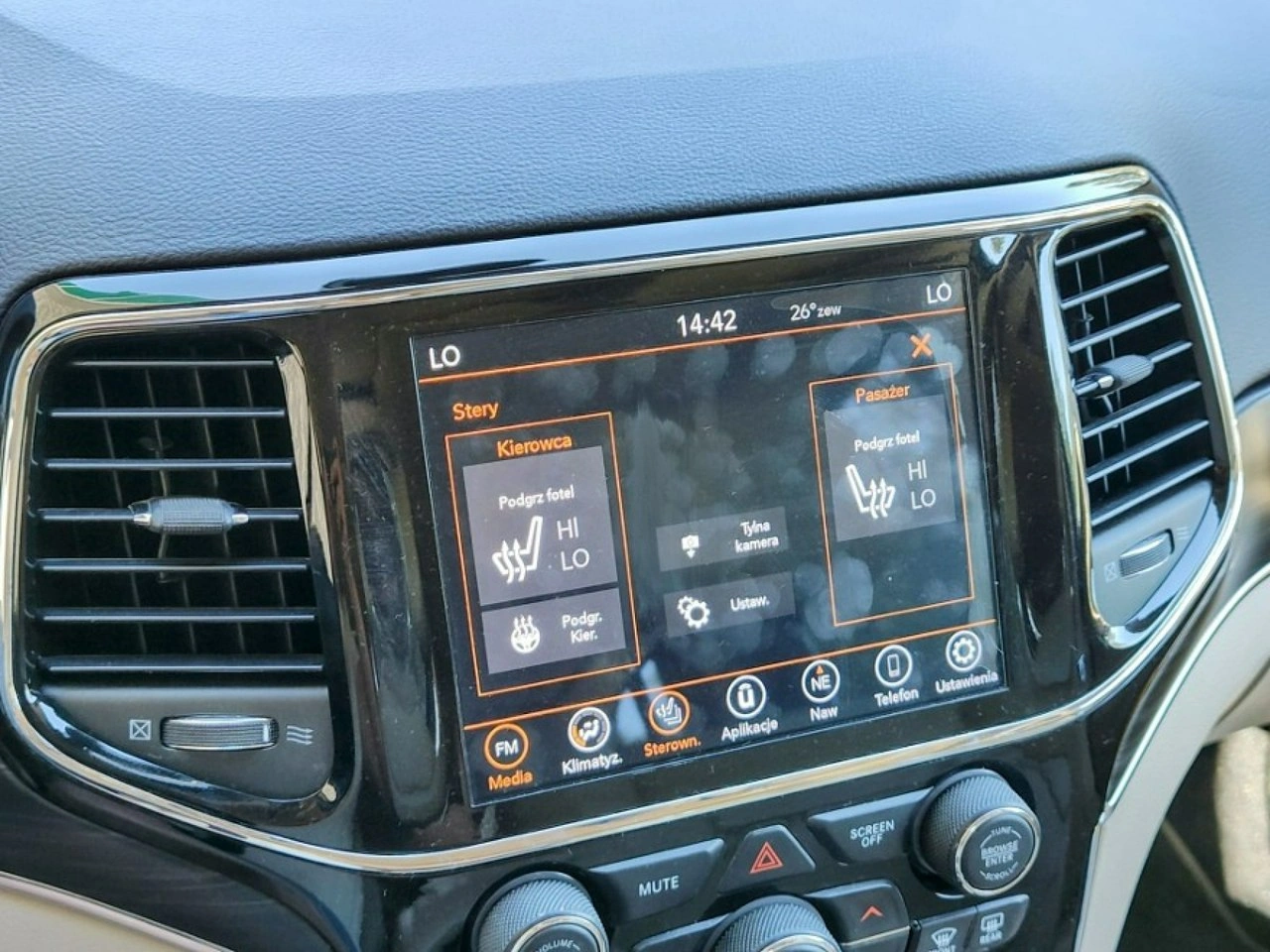 Jeep Grand Cherokee - Zdjęcie 22