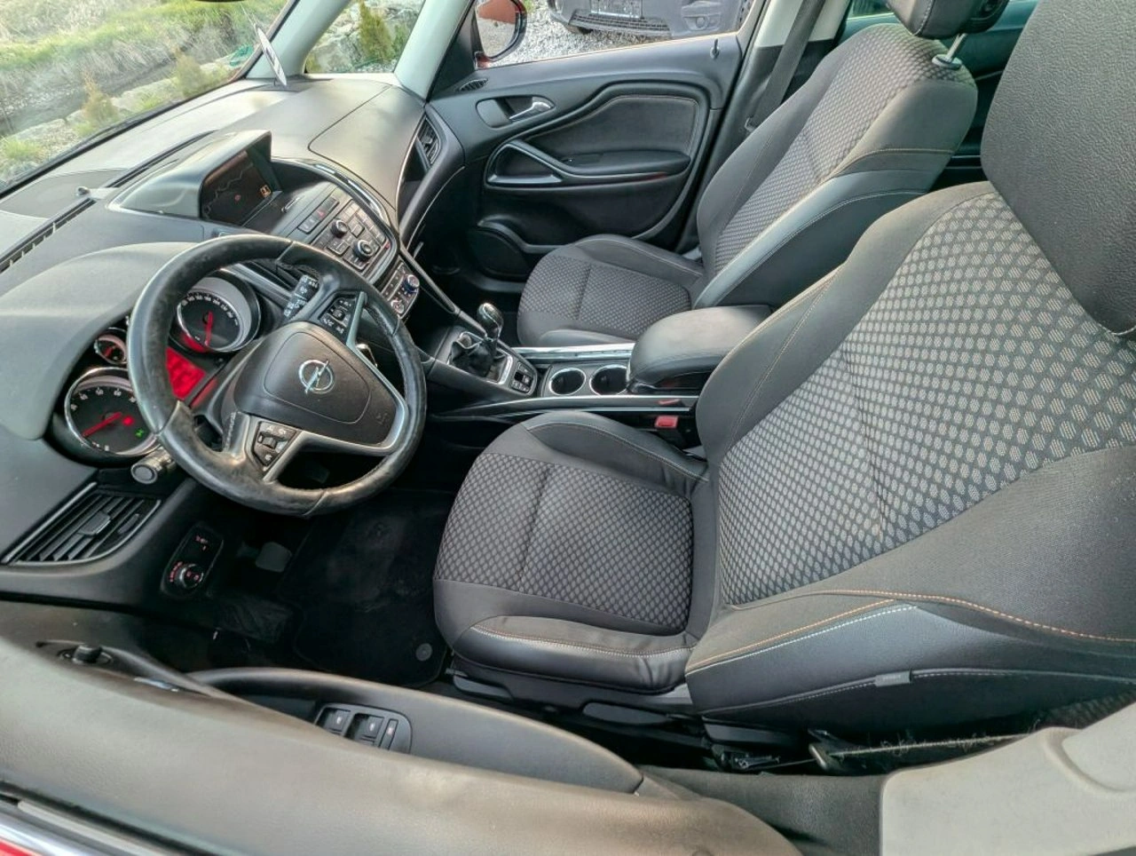 Opel Zafira - Zdjęcie 12