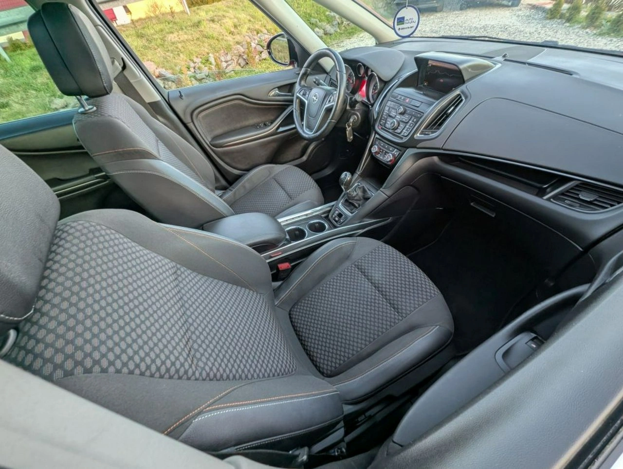 Opel Zafira - Zdjęcie 4