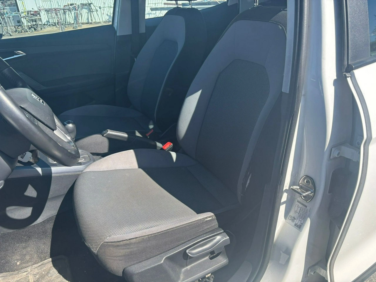 Seat Arona - Zdjęcie 12