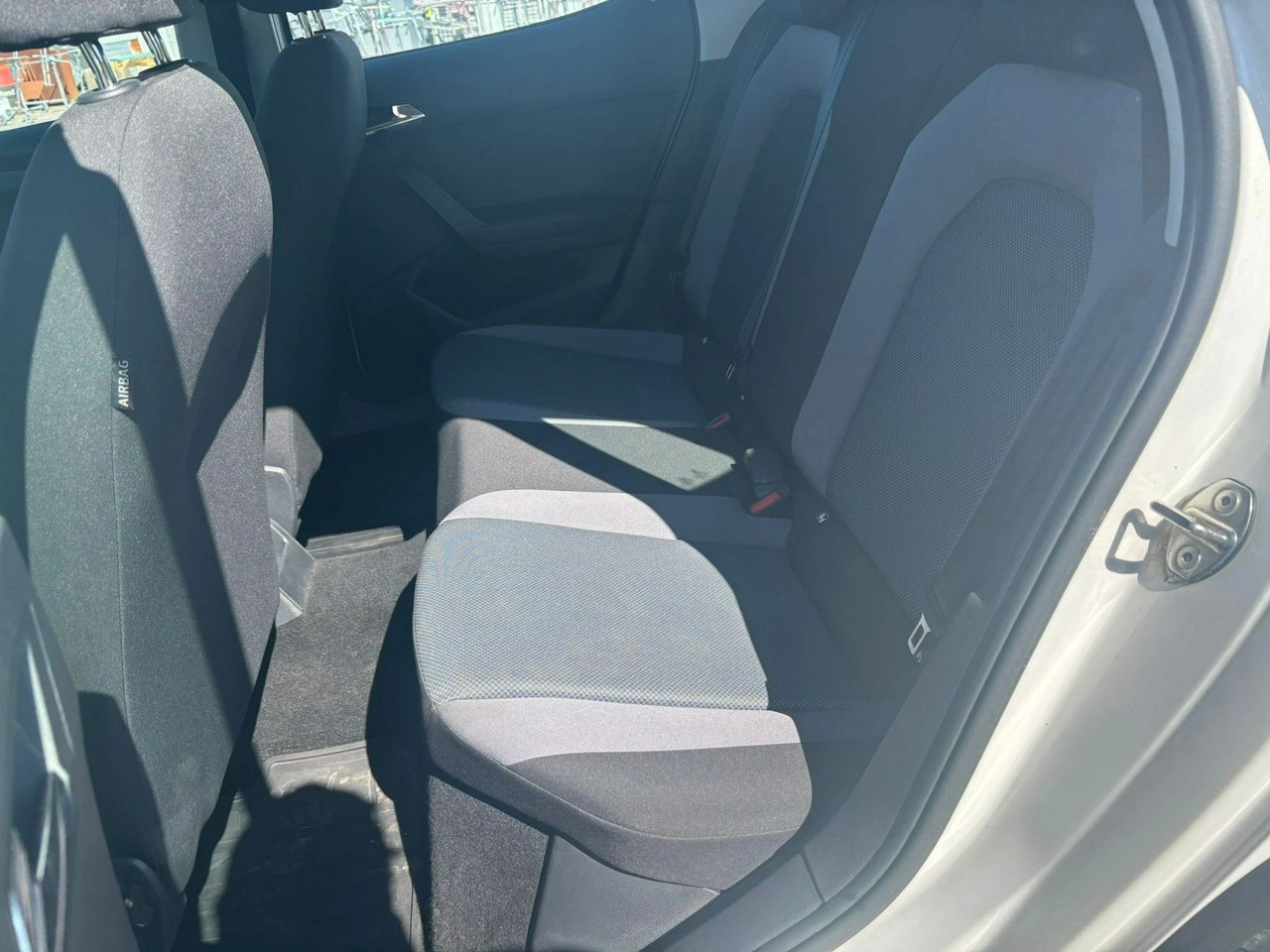 Seat Arona - Zdjęcie 13