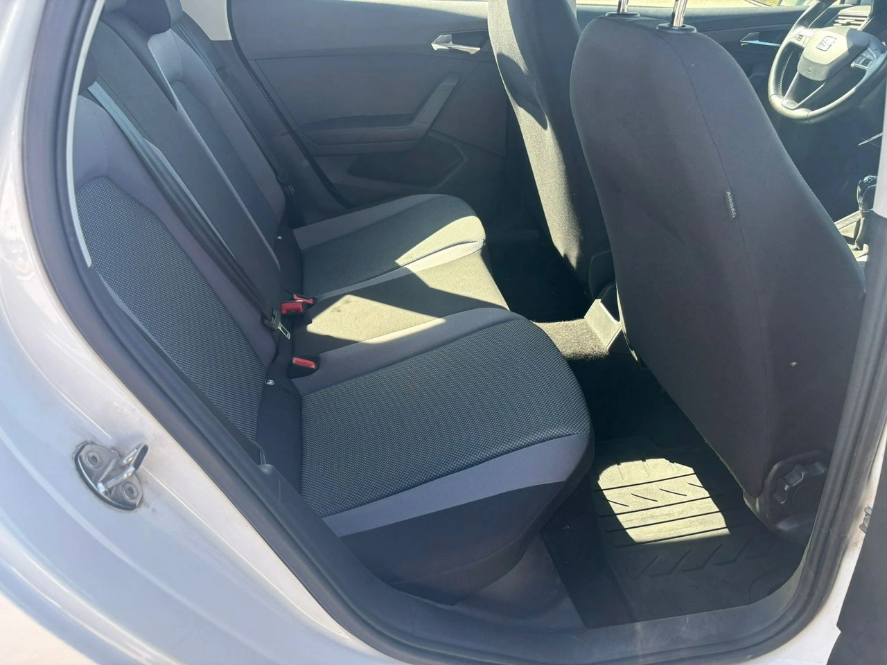 Seat Arona - Zdjęcie 16