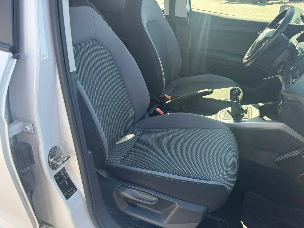 Seat Arona - Zdjęcie 17