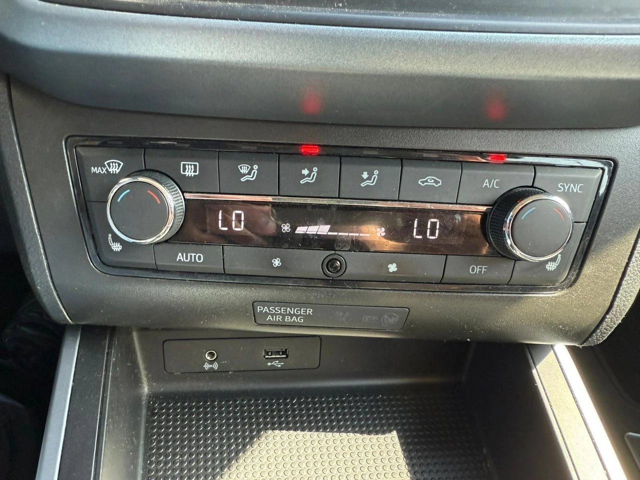 Seat Arona - Zdjęcie 33