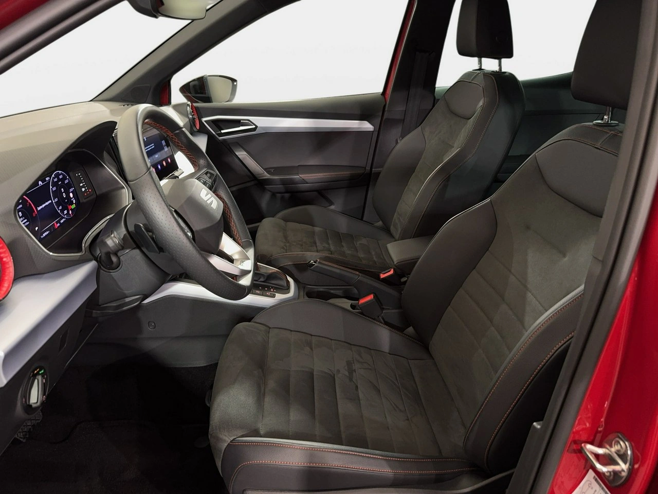 Seat Arona - Zdjęcie 11
