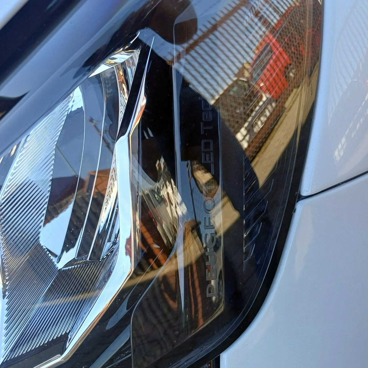 Peugeot 208 - Zdjęcie 20
