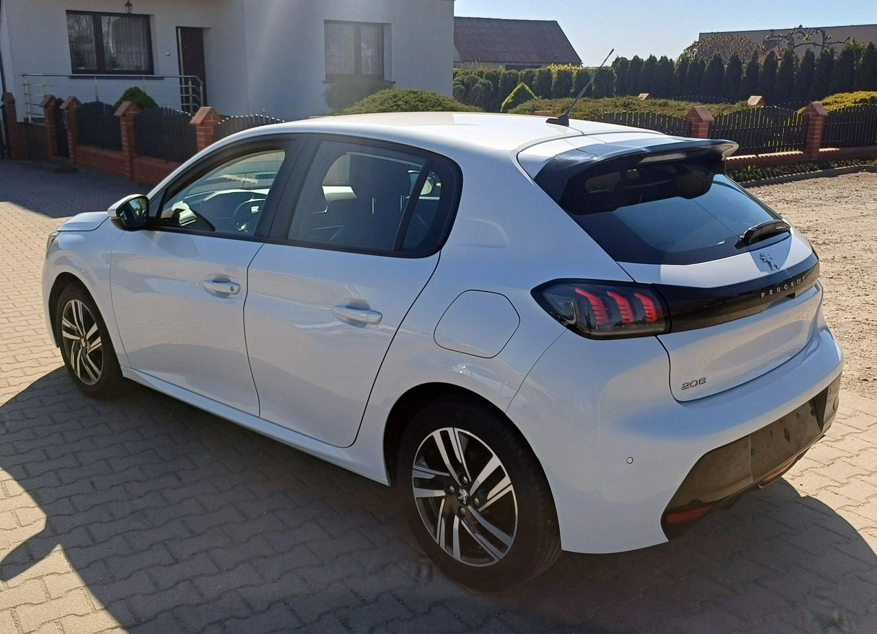 Peugeot 208 - Zdjęcie 3